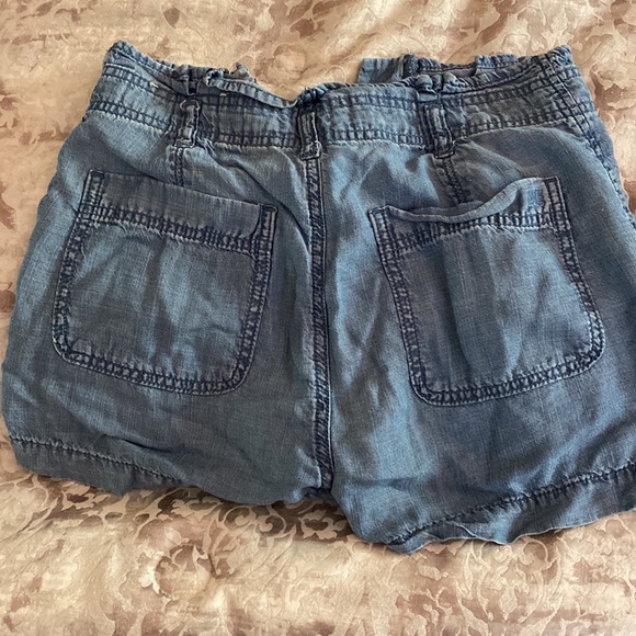American Eagle shorts - Picture 2 of 3